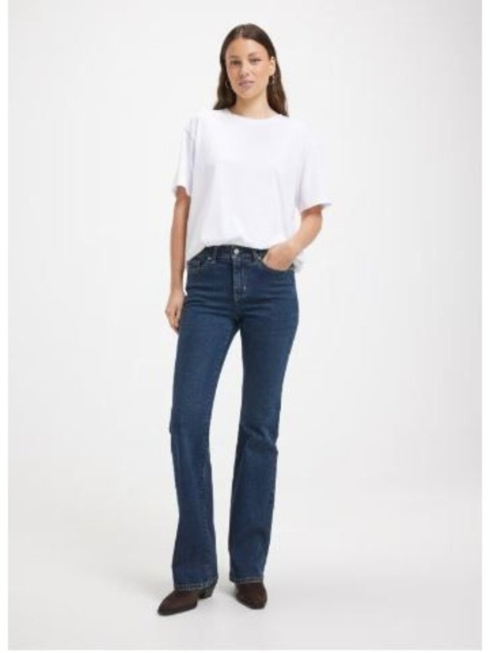 Nine West Vintage America Bootcut Jeans Size 8P Blue Mid Rise Embroidered Pocket - Picture 2 of 15